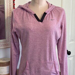 Dry Fit NIKE size M Lightweight Long Sleeve with Hoodie